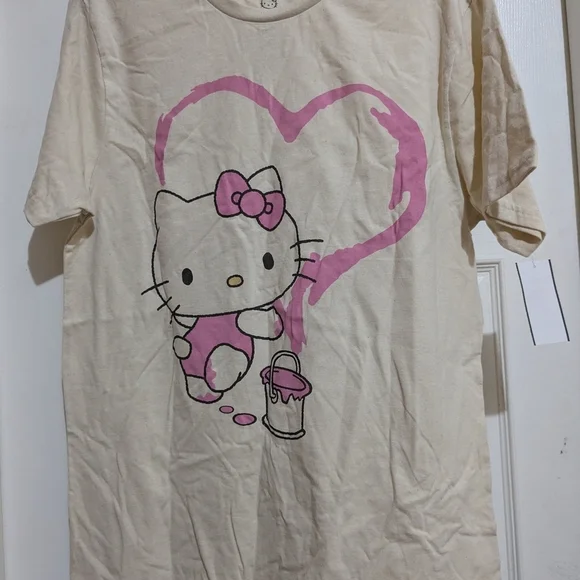 Sanrio Hello Kitty T-shirt NWT Medium - Picture 2 of 8